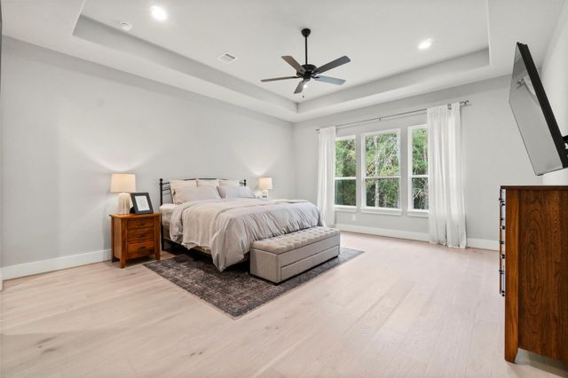 6802 W Bluff Drive, Magnolia, TX 77354