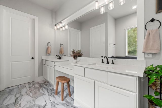 6802 W Bluff Drive, Magnolia, TX 77354