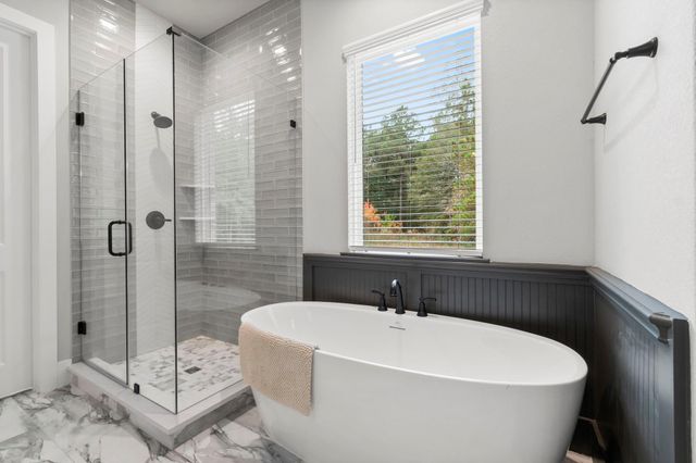 6802 W Bluff Drive, Magnolia, TX 77354