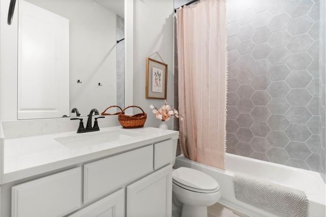 6802 W Bluff Drive, Magnolia, TX 77354