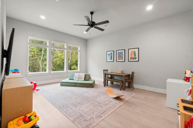 6802 W Bluff Drive, Magnolia, TX 77354