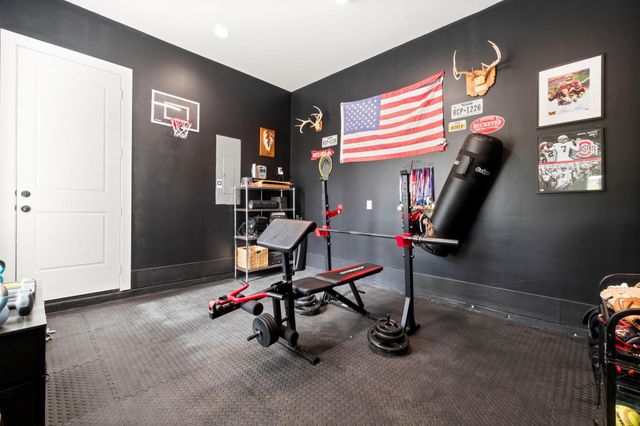 6802 W Bluff Drive, Magnolia, TX 77354