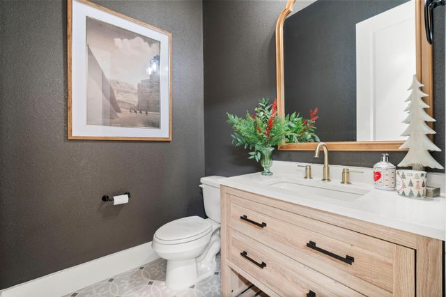 6802 W Bluff Drive, Magnolia, TX 77354