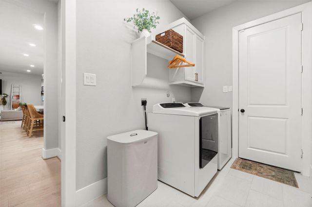 6802 W Bluff Drive, Magnolia, TX 77354