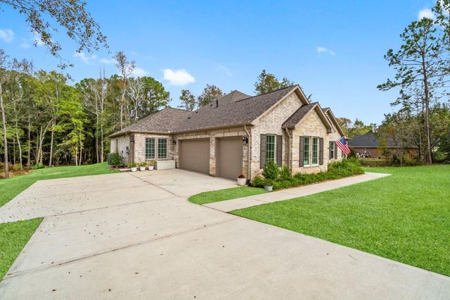 6802 W Bluff Drive, Magnolia, TX 77354