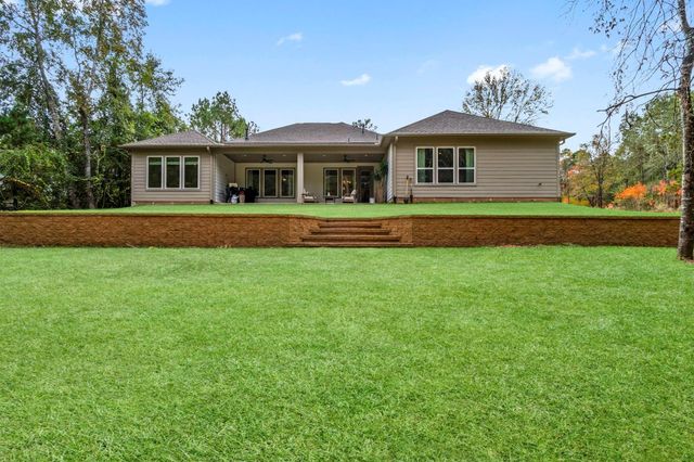 6802 W Bluff Drive, Magnolia, TX 77354