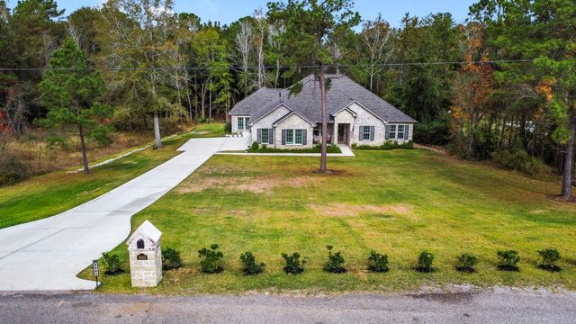 6802 W Bluff Drive, Magnolia, TX 77354