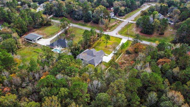 6802 W Bluff Drive, Magnolia, TX 77354