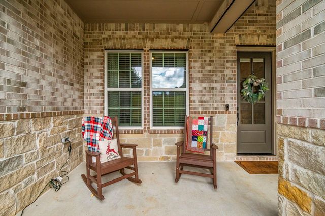 6802 W Bluff Drive, Magnolia, TX 77354