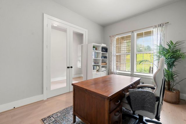 6802 W Bluff Drive, Magnolia, TX 77354