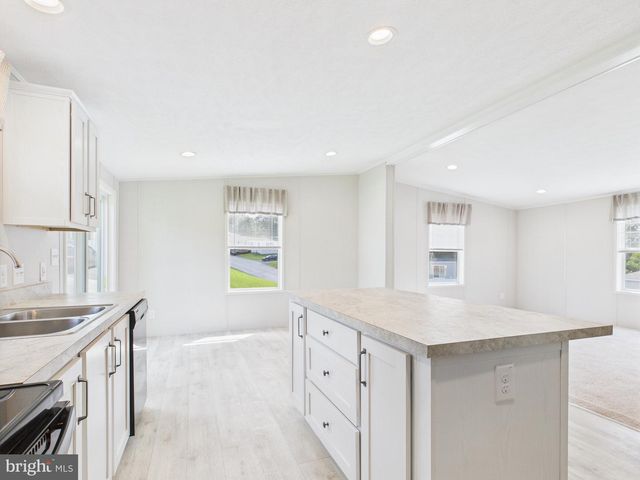 119 CHESTNUT HILL DR, York, PA 17408