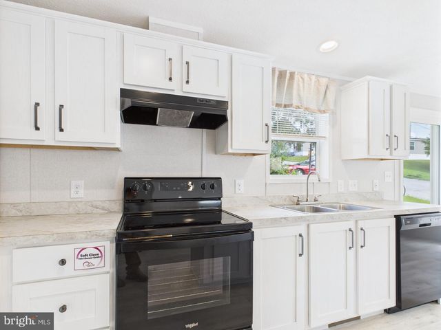 119 CHESTNUT HILL DR, York, PA 17408