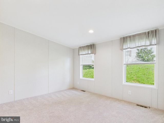 119 CHESTNUT HILL DR, York, PA 17408