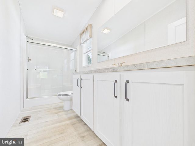 119 CHESTNUT HILL DR, York, PA 17408