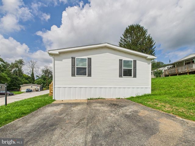 119 CHESTNUT HILL DR, York, PA 17408