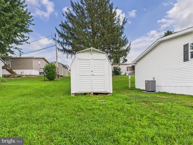 119 CHESTNUT HILL DR, York, PA 17408