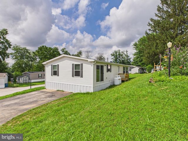 119 CHESTNUT HILL DR, York, PA 17408