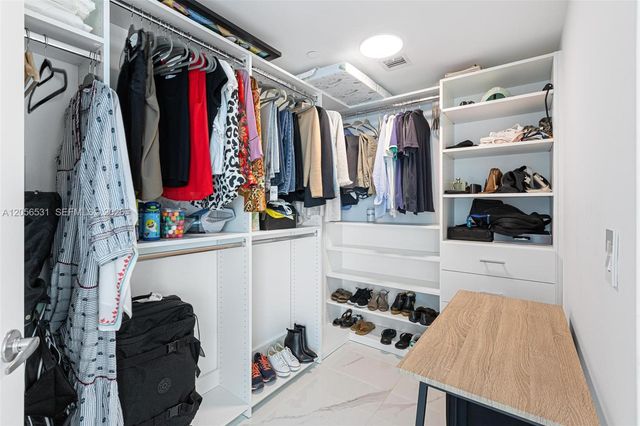 950 Brickell Bay Drive 2210, Miami, FL 33131