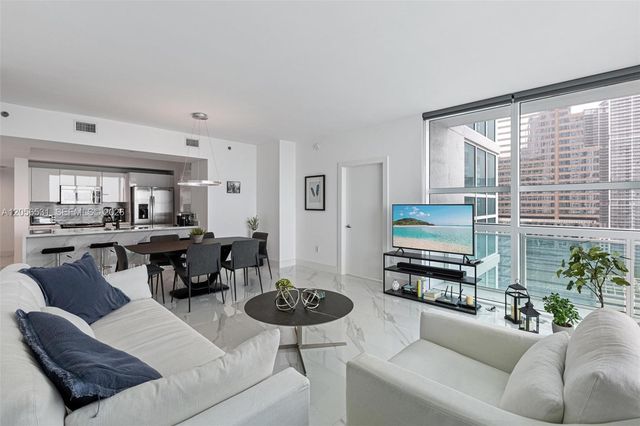 950 Brickell Bay Drive 2210, Miami, FL 33131