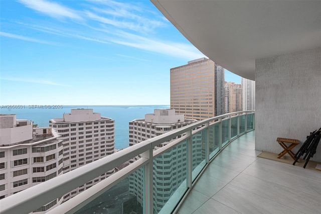950 Brickell Bay Drive 2210, Miami, FL 33131