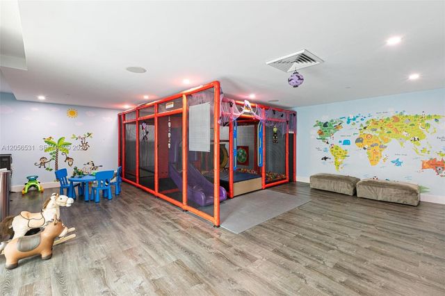 950 Brickell Bay Drive 2210, Miami, FL 33131