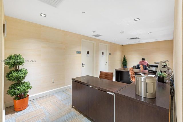 950 Brickell Bay Drive 2210, Miami, FL 33131