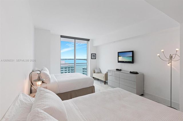 950 Brickell Bay Drive 2210, Miami, FL 33131