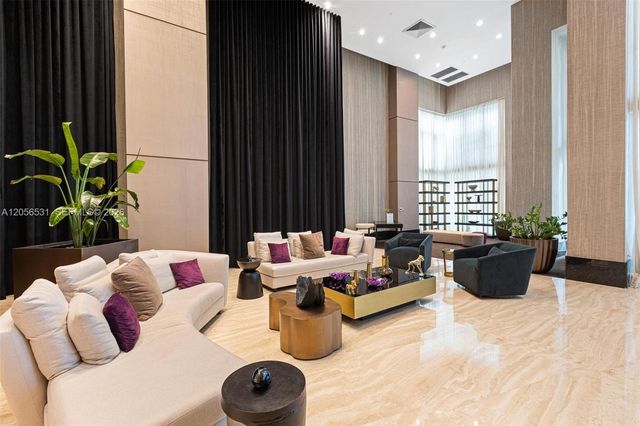 950 Brickell Bay Drive 2210, Miami, FL 33131