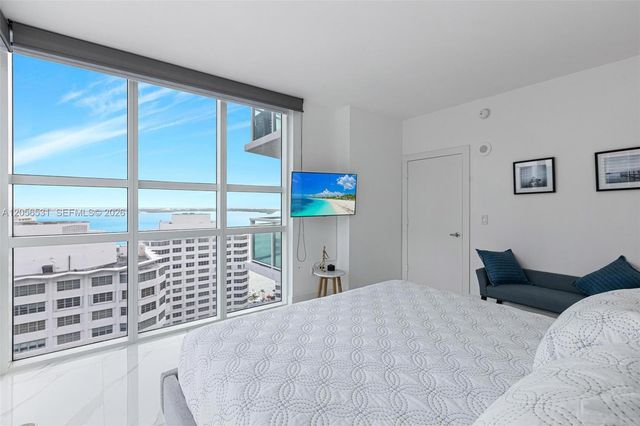 950 Brickell Bay Drive 2210, Miami, FL 33131