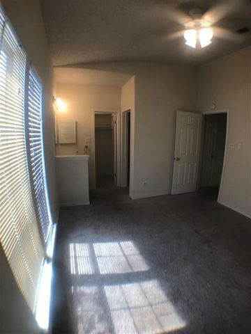 706 W 24th ST 209, Austin, TX 78705