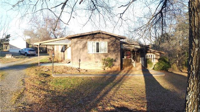 112 Balcony Lane, Mount Airy, NC 27030