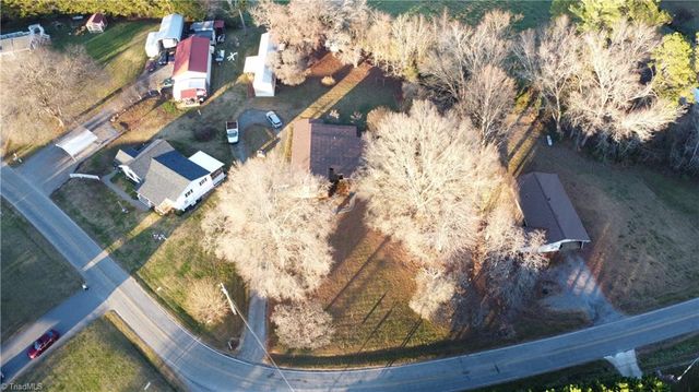 112 Balcony Lane, Mount Airy, NC 27030