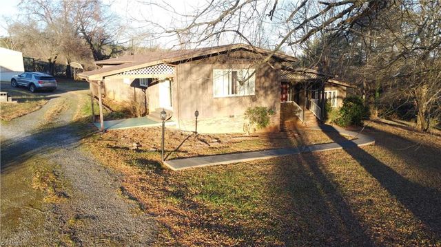 112 Balcony Lane, Mount Airy, NC 27030