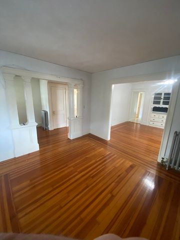 138 North St, Somerville, MA 02144