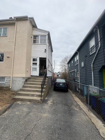 138 North St, Somerville, MA 02144