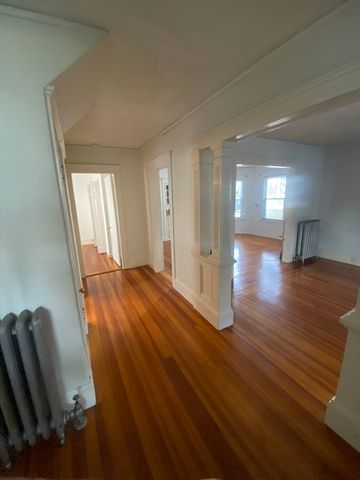 138 North St, Somerville, MA 02144