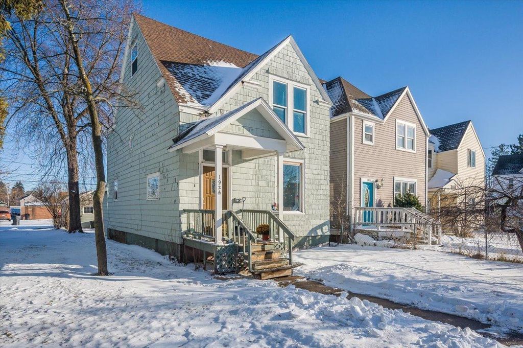 1924 Banks Avenue, Superior, WI 54880