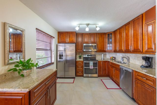 154 Capri D, Delray Beach, FL 33484