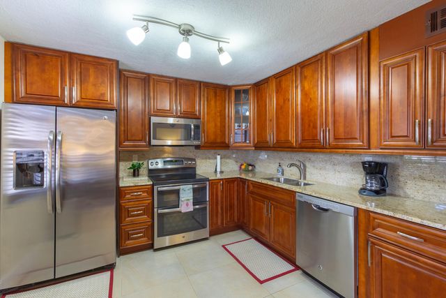 154 Capri D, Delray Beach, FL 33484