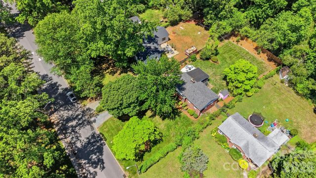 2431 Arnold Drive, Charlotte, NC 28205