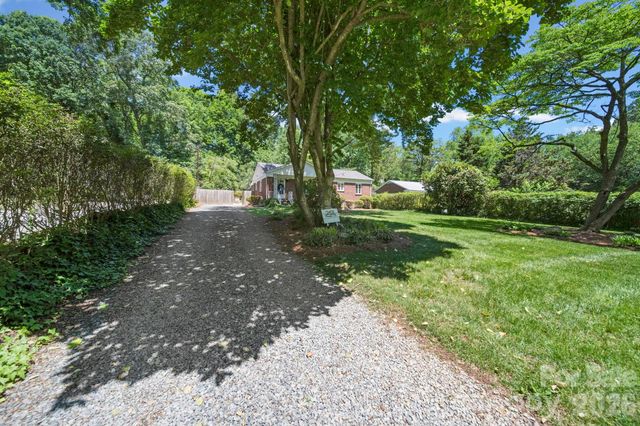 2431 Arnold Drive, Charlotte, NC 28205