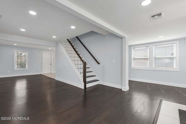 25 Howland Place, Long Branch, NJ 07740
