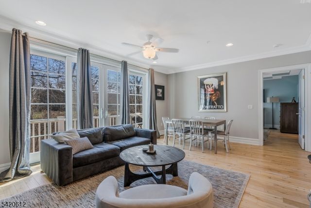 8 Schmidt Cir, Watchung Boro, NJ 07069