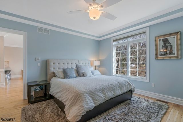 8 Schmidt Cir, Watchung Boro, NJ 07069