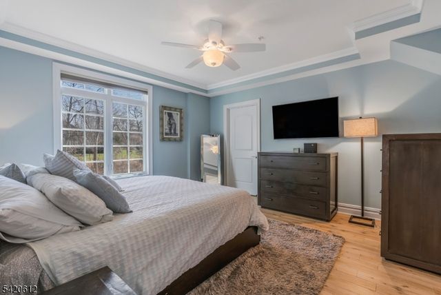 8 Schmidt Cir, Watchung Boro, NJ 07069