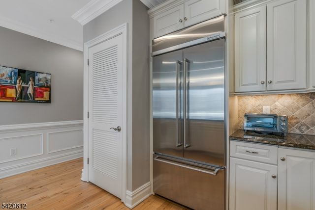 8 Schmidt Cir, Watchung Boro, NJ 07069