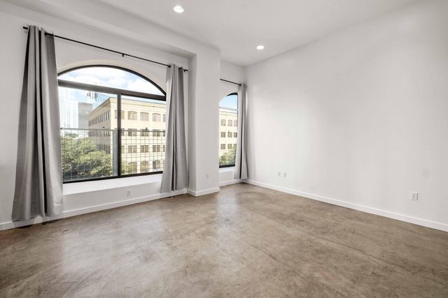 507 Sabine ST 304, Austin, TX 78701