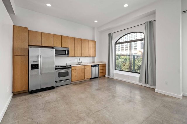 507 Sabine ST 304, Austin, TX 78701