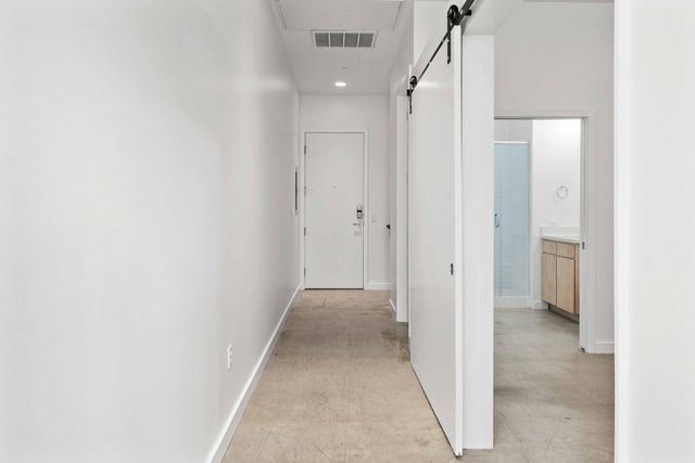 507 Sabine ST 304, Austin, TX 78701
