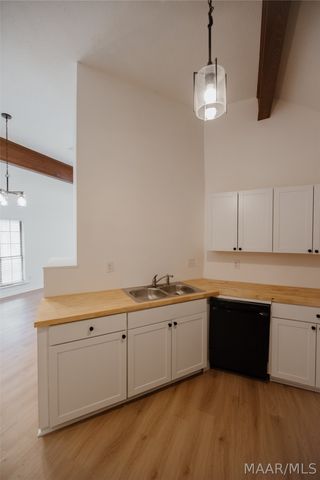 3808 PERRY HILL Court, Montgomery, AL 36109